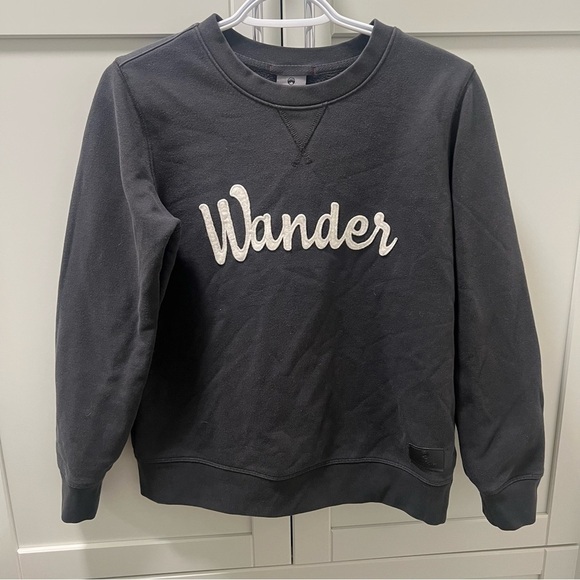 Wind River Tops - Vintage WINDRIVER Casual Crew Sweatshirt | Stitched Lettering “Wander” | Size S